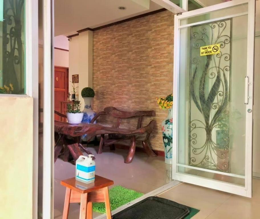 JM Mochileros Hometel Guimarás Exterior foto